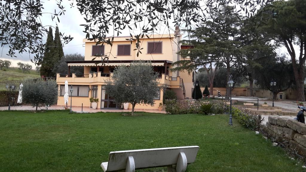 Bed And Breakfast La Corte Degli Ulivi Civitavecchia Kültér fotó