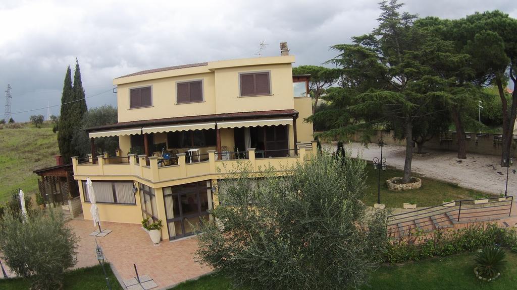 Bed And Breakfast La Corte Degli Ulivi Civitavecchia Kültér fotó