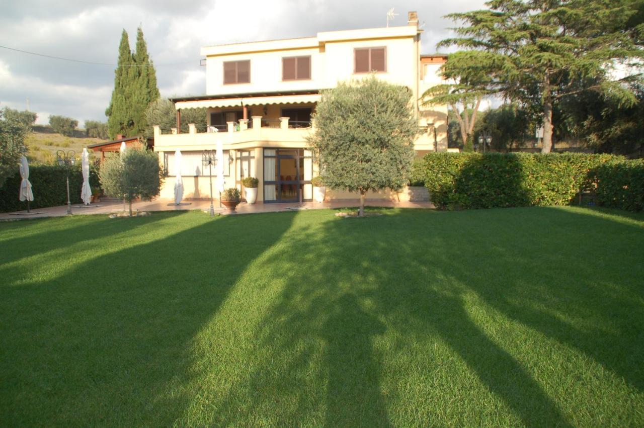 Bed And Breakfast La Corte Degli Ulivi Civitavecchia Kültér fotó