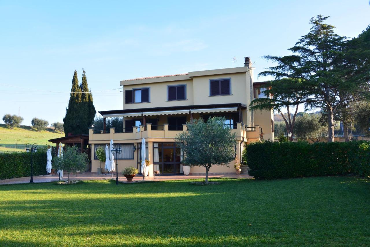 Bed And Breakfast La Corte Degli Ulivi Civitavecchia Kültér fotó